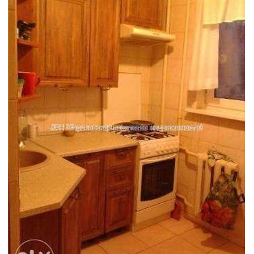 Продам квартиру, Зерновая ул. , 3 кім., 61 м², косметический ремонт 