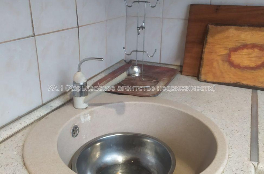 Продам квартиру, Зерновая ул. , 3 кім., 61 м², косметический ремонт 