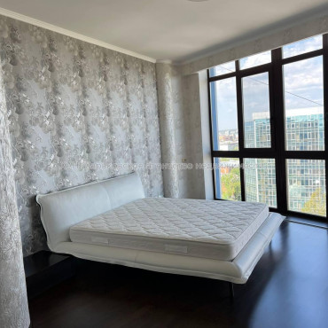 Продам квартиру, Михаила Семенко ул. , 2 кім., 125 м², авторский дизайн  - фото 5 Продам квартиру, Михаила Семенко ул. , 2 кім., 125 м², авторский дизайн