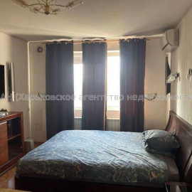 Продам квартиру, Авиационная ул. , 3 кім., 70.20 м², косметический ремонт