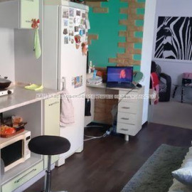 Продам квартиру, Михайлика ул. , 1  ком., 30 м², капитальный ремонт