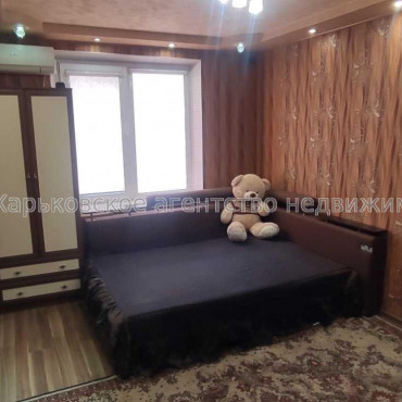 Продам квартиру, Барабашова академика ул. , 3  ком., 65 м², капитальный ремонт 