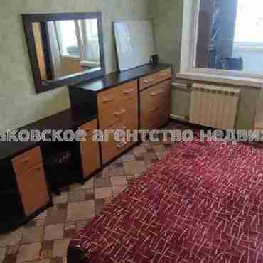 Продам квартиру, Барабашова академика ул. , 3 кім., 65 м², капитальный ремонт 