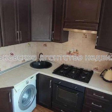 Продам квартиру, Барабашова академика ул. , 3 кім., 65 м², капитальный ремонт 