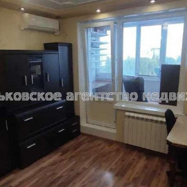 Продам квартиру, Барабашова академика ул. , 3 кім., 65 м², капитальный ремонт