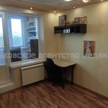 Продам квартиру, Барабашова академика ул. , 3 кім., 65 м², капитальный ремонт 