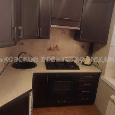 Продам квартиру, Барабашова академика ул. , 3 кім., 65 м², капитальный ремонт 