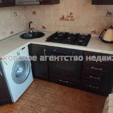Продам квартиру, Барабашова академика ул. , 3 кім., 65 м², капитальный ремонт 