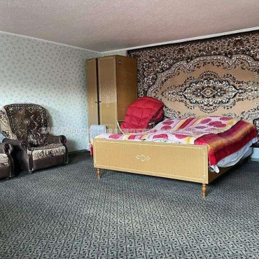 Продам дом, Новохарьковская ул. , 100 м², 4 сот., капитальный ремонт 