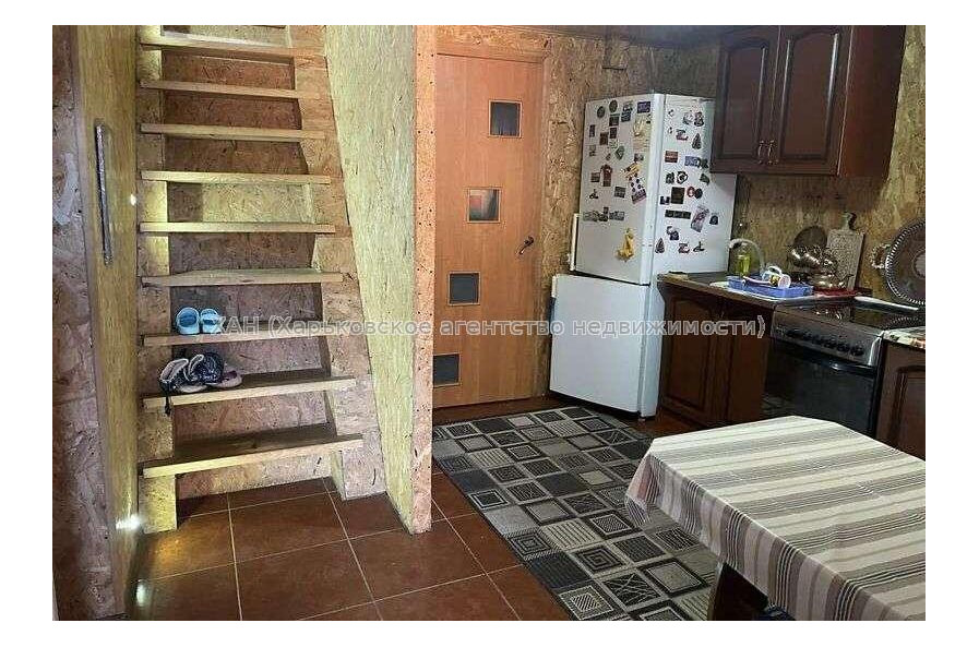 Продам дом, Новохарьковская ул. , 100 м², 4 сот., капитальный ремонт 
