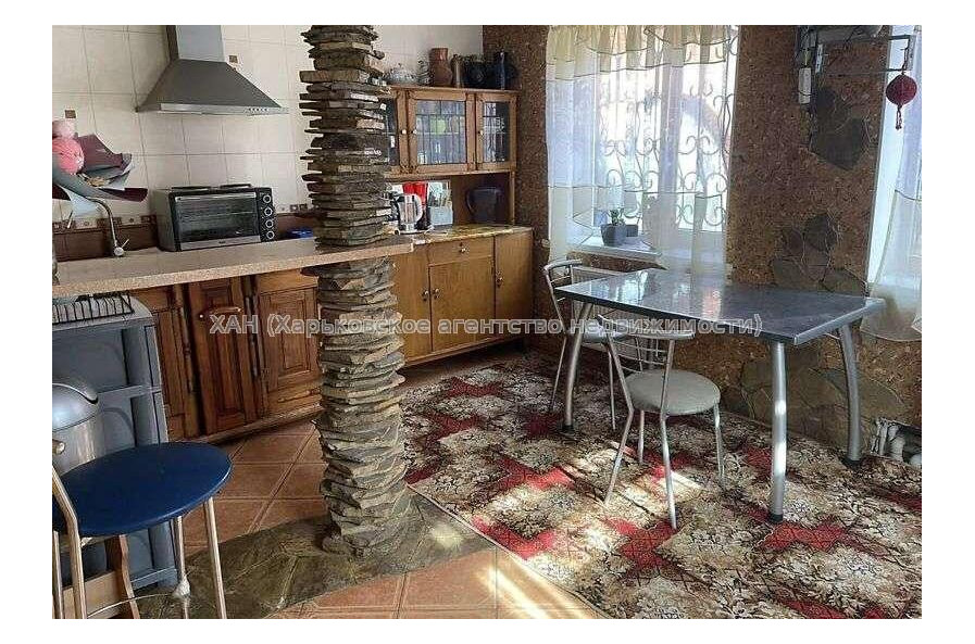 Продам дом, Новохарьковская ул. , 100 м², 4 сот., капитальный ремонт 