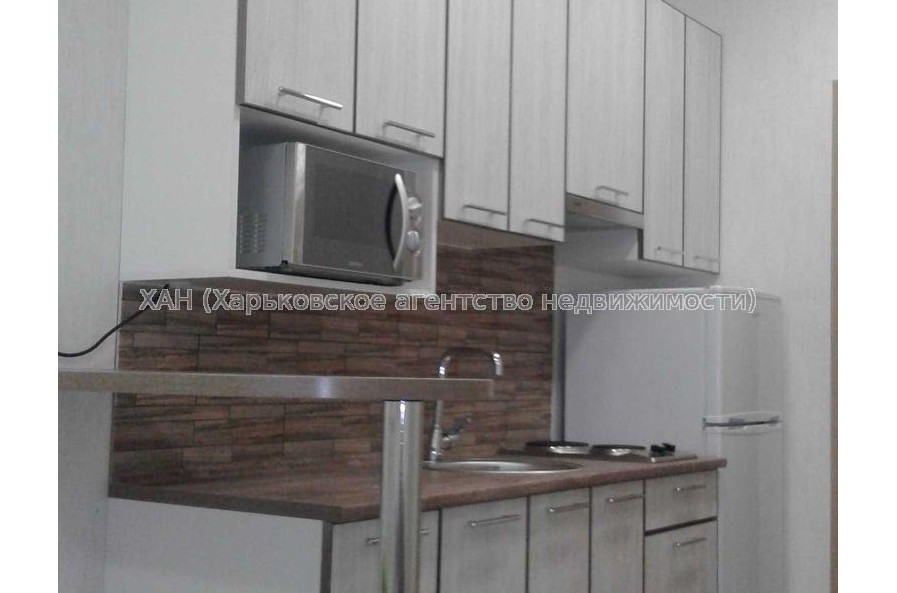 Продам квартиру, Добровольцев ул. , 1  ком., 18 м², капитальный ремонт 