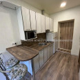Продам квартиру, Добровольцев ул. , 4 , 1 кім., 18 м², капитальный ремонт 