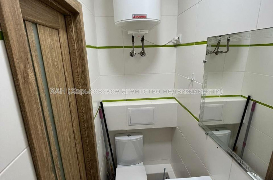 Продам квартиру, Добровольцев ул. , 4 , 1 кім., 18 м², капитальный ремонт 