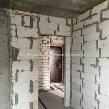 Продам квартиру, Гвардейцев Широнинцев ул. , 1  ком., 43 м², без внутренних работ 