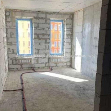 Продам квартиру, Гвардейцев Широнинцев ул. , 1 кім., 43 м², без внутренних работ 