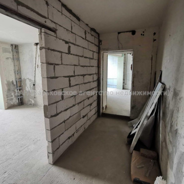 Продам квартиру, Кричевского ул. , 4 кім., 114 м², без внутренних работ 