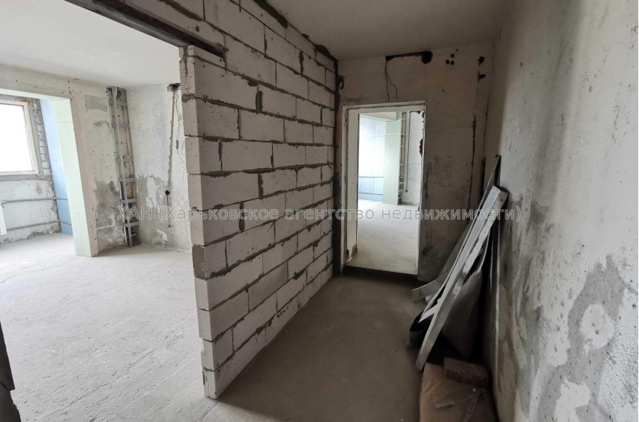 Продам квартиру, Кричевского ул. , 4 кім., 114 м², без внутренних работ 