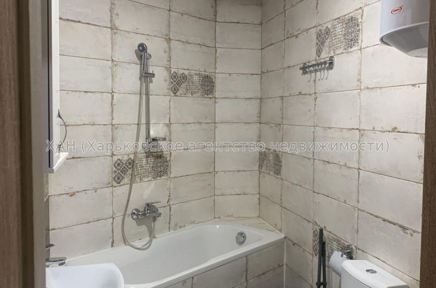 Продам квартиру, Победы просп. , 1  ком., 42 м², евроремонт 