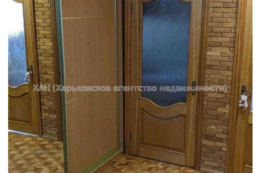 Продам квартиру, Старошишковская ул. , 3 кім., 72 м², капитальный ремонт 