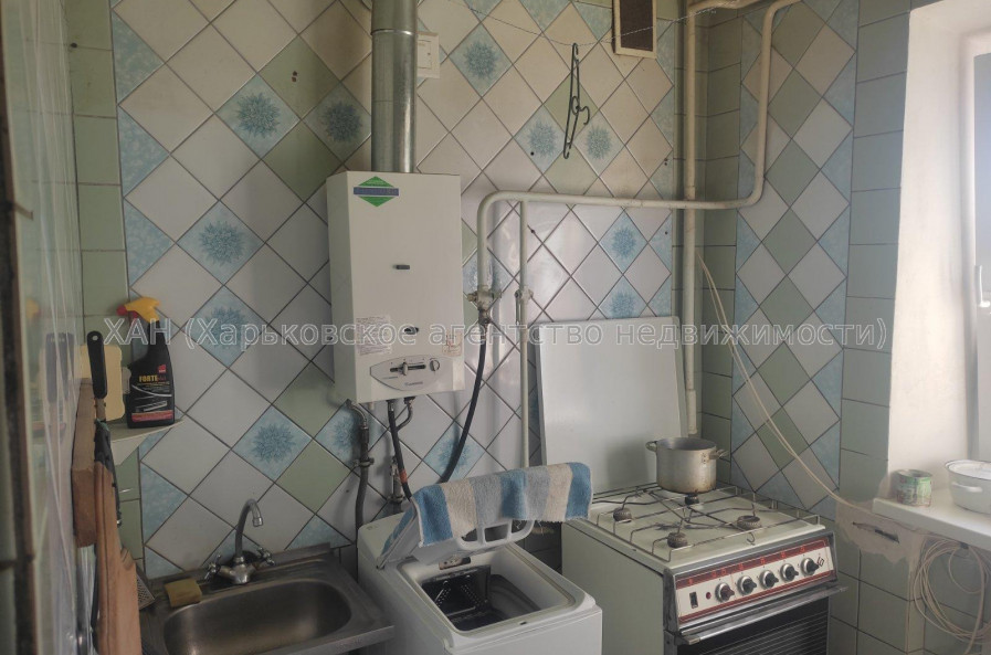 Продам квартиру, Западная ул. , 3 кім., 66 м², косметический ремонт 