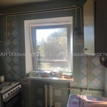 Продам квартиру, Западная ул. , 3 кім., 66 м², косметический ремонт 