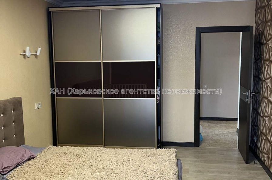 Продам квартиру, Георгия Тарасенко ул. , 4  ком., 159 м², капитальный ремонт 