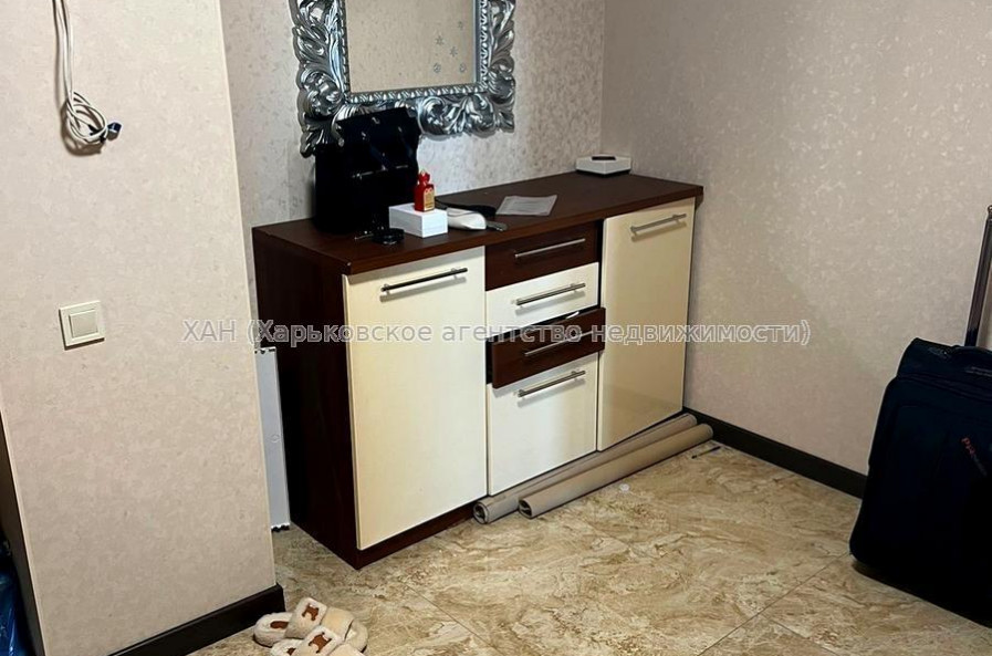 Продам квартиру, Георгия Тарасенко ул. , 4  ком., 159 м², капитальный ремонт 