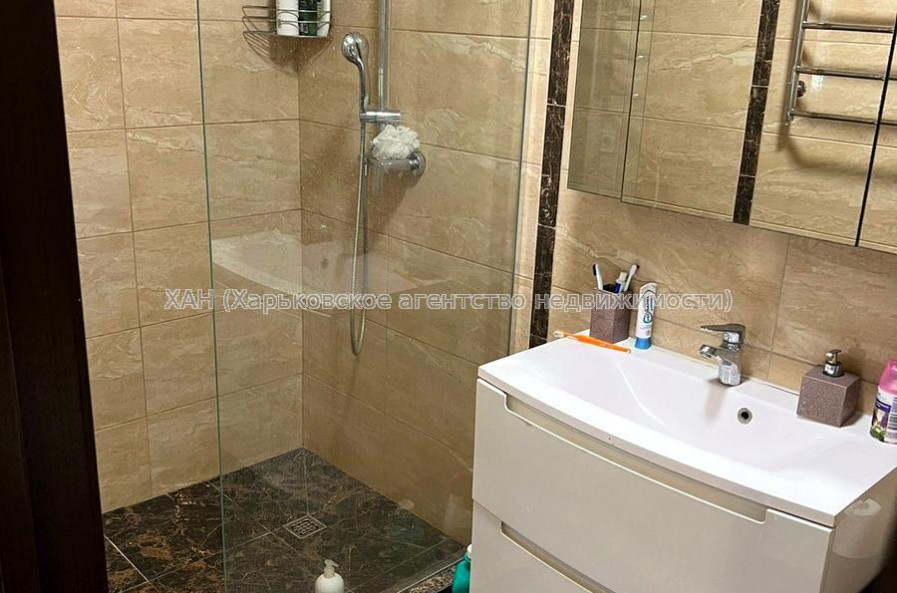 Продам квартиру, Георгия Тарасенко ул. , 4  ком., 159 м², капитальный ремонт 