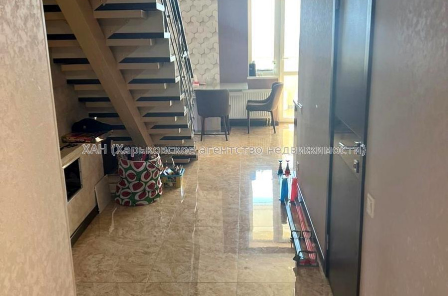 Продам квартиру, Георгия Тарасенко ул. , 4  ком., 159 м², капитальный ремонт 