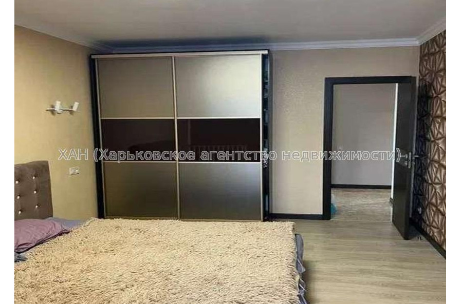 Продам квартиру, Георгия Тарасенко ул. , 4 кім., 159 м², капитальный ремонт 