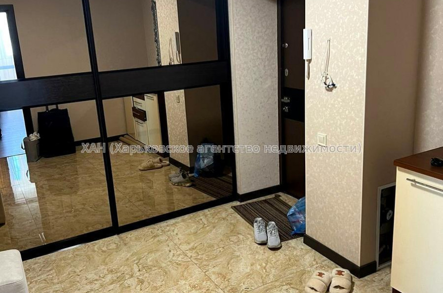 Продам квартиру, Георгия Тарасенко ул. , 4  ком., 159 м², капитальный ремонт 