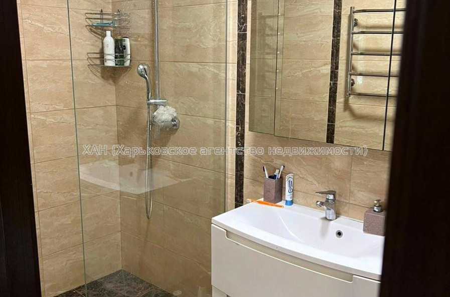 Продам квартиру, Георгия Тарасенко ул. , 4  ком., 159 м², капитальный ремонт 