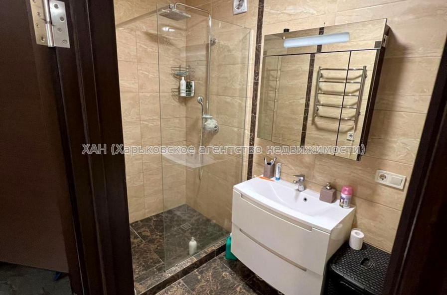 Продам квартиру, Георгия Тарасенко ул. , 4  ком., 159 м², капитальный ремонт 