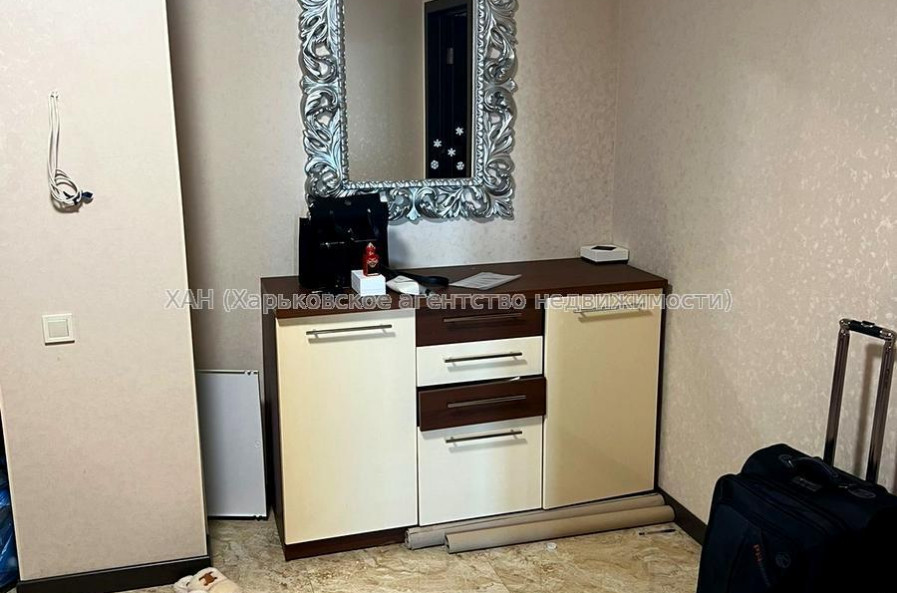 Продам квартиру, Георгия Тарасенко ул. , 4  ком., 159 м², капитальный ремонт 