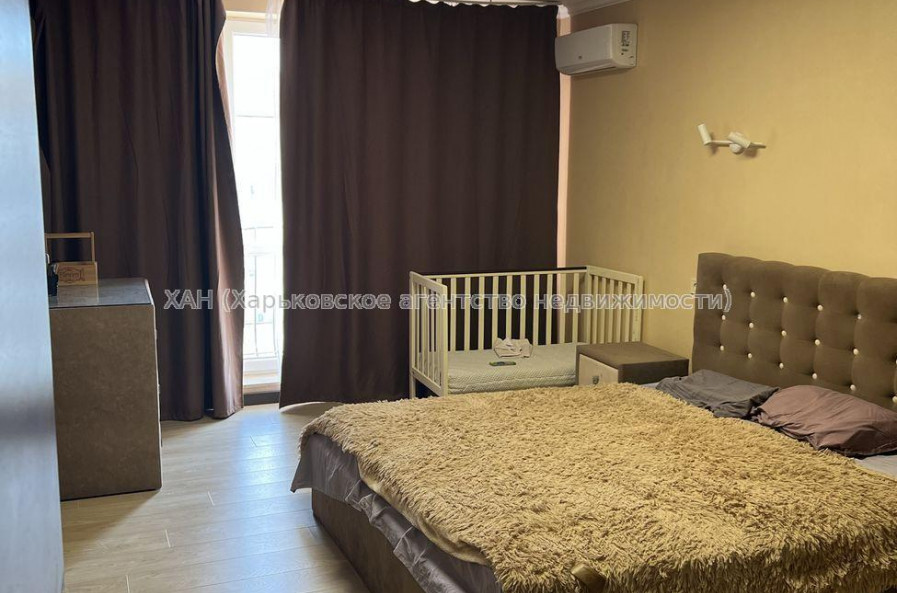 Продам квартиру, Георгия Тарасенко ул. , 4  ком., 159 м², капитальный ремонт 