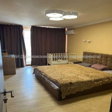 Продам квартиру, Георгия Тарасенко ул. , 4  ком., 159 м², капитальный ремонт 