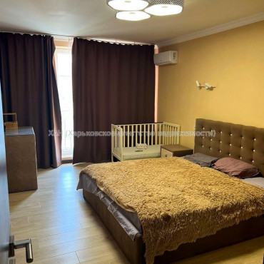 Продам квартиру, Георгия Тарасенко ул. , 4  ком., 159 м², капитальный ремонт 