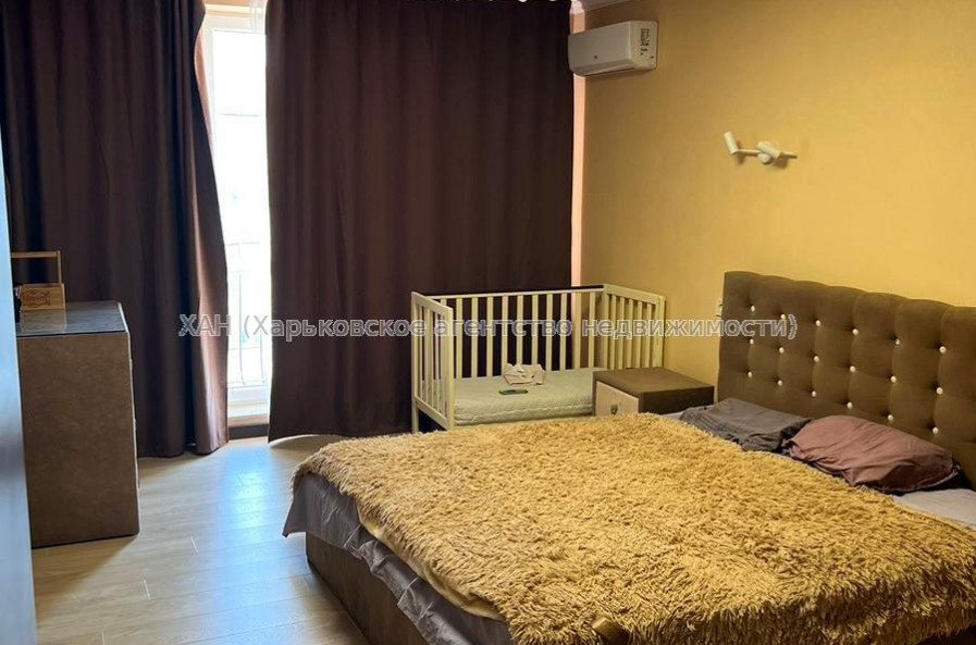 Продам квартиру, Георгия Тарасенко ул. , 4  ком., 159 м², капитальный ремонт 