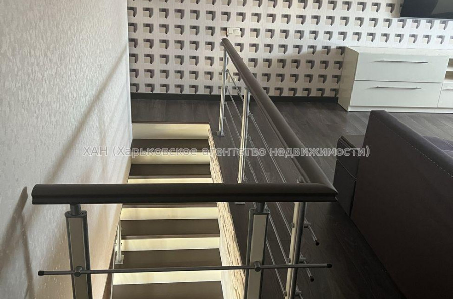 Продам квартиру, Георгия Тарасенко ул. , 4  ком., 159 м², капитальный ремонт 