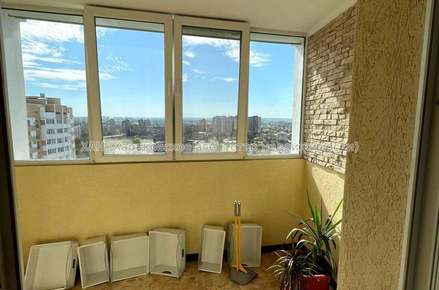 Продам квартиру, Георгия Тарасенко ул. , 4  ком., 159 м², капитальный ремонт 