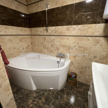 Продам квартиру, Георгия Тарасенко ул. , 4  ком., 159 м², капитальный ремонт 