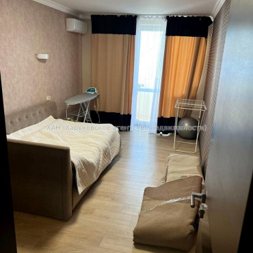 Продам квартиру, Георгия Тарасенко ул. , 4  ком., 159 м², капитальный ремонт 