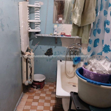 Продам квартиру, Героев Харькова просп. , 2 кім., 51 м², советский ремонт 
