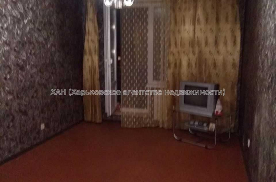 Продам квартиру, Победы просп. , 3 кім., 65 м², советский ремонт 