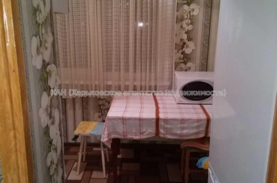 Продам квартиру, Победы просп. , 3 кім., 65 м², советский ремонт 