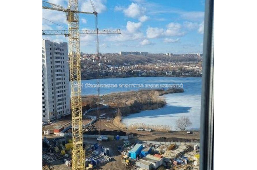 Продам квартиру, Непокоренных ул. , 2 кім., 62 м², без внутренних работ 