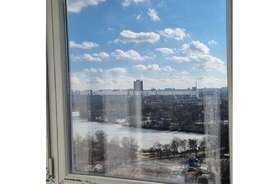 Продам квартиру, Непокоренных ул. , 2 кім., 62 м², без внутренних работ 