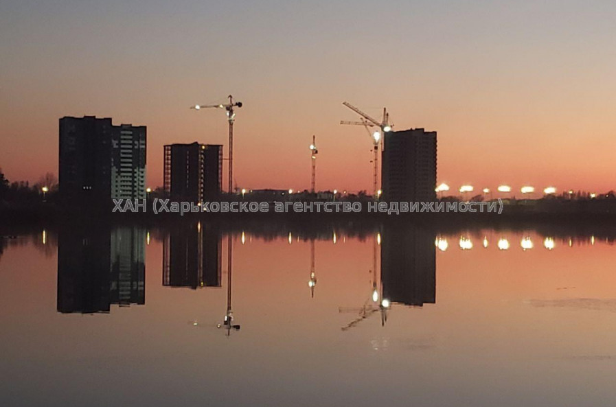 Продам квартиру, Непокоренных ул. , 2 кім., 62 м², без внутренних работ 