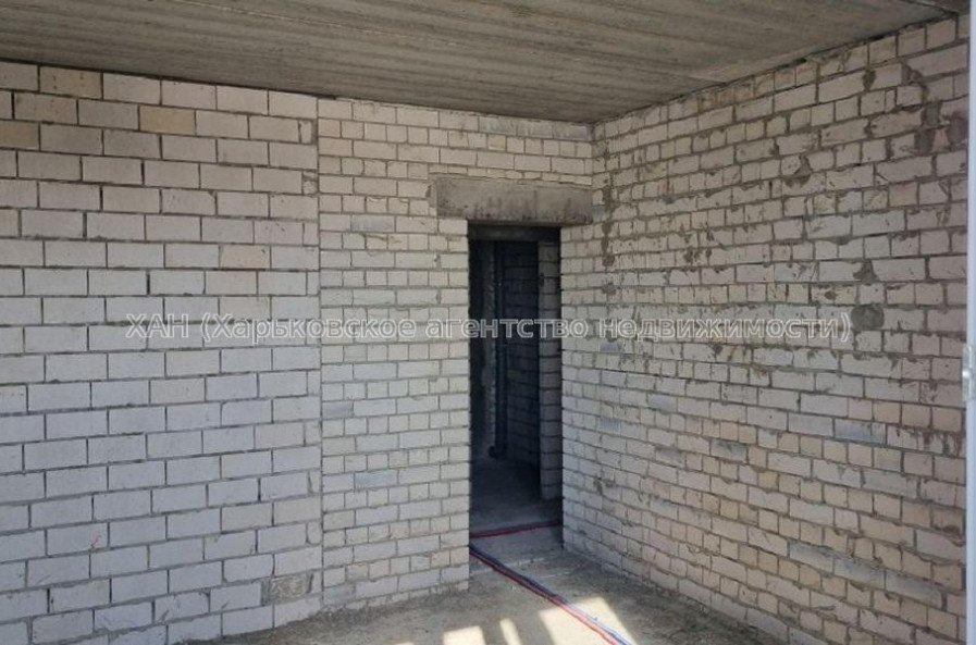 Продам квартиру, Непокоренных ул. , 2 кім., 62 м², без внутренних работ 